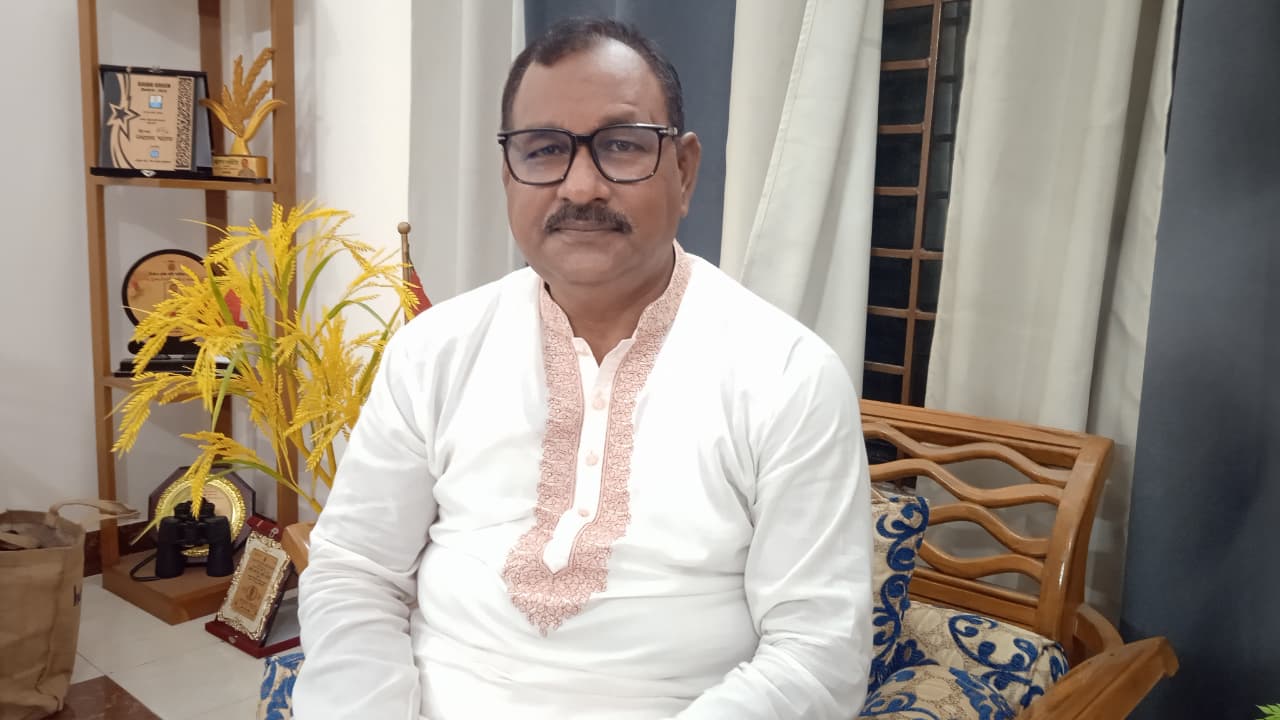 তোতন ভাইয়ের সাক্ষাৎকার আসিতেছে...